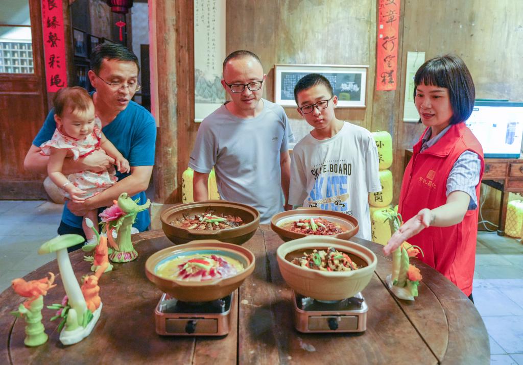 杭州臨安：千年古城&ldquo;夜經(jīng)濟&rdquo;