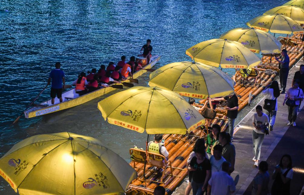 湖北宣恩：&ldquo;夜游經(jīng)濟&rdquo;火起來(lái)