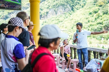 &ldquo;我在世界最高橋下開(kāi)農家樂(lè )！&rdquo;