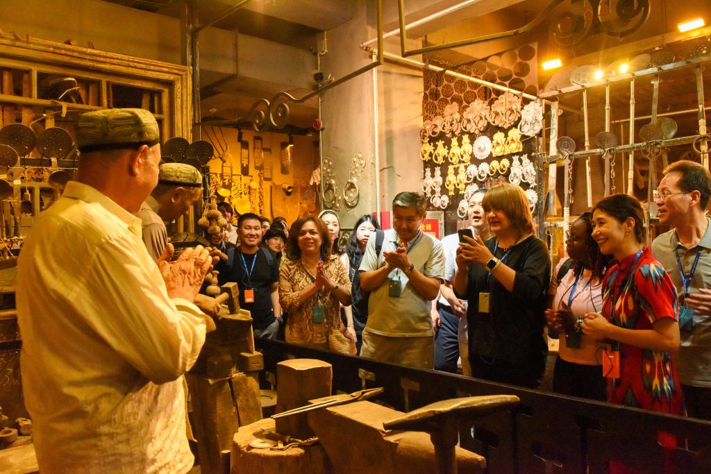 新疆值得向全世界推薦&mdash;&mdash;駐華外交官&ldquo;發(fā)現中國之美&rdquo;新疆行活動(dòng)紀實(shí)