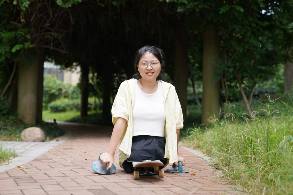 &ldquo;無(wú)腿女孩&rdquo;上大學(xué)