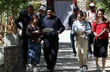 新華全媒+｜一家三代戍邊，塔吉克族人用忠誠書(shū)寫(xiě)愛(ài)國情懷