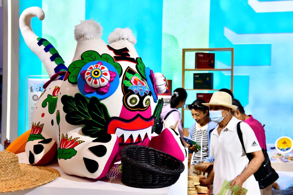 山東濟南：傳統非遺和文創(chuàng  )產(chǎn)品薈萃文博會(huì )