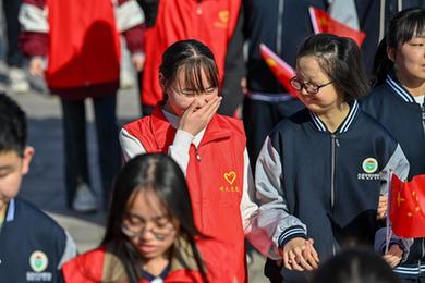 新華全媒+丨讓視障讀者&ldquo;看&rdquo;到&ldquo;詩(shī)和遠方&rdquo;