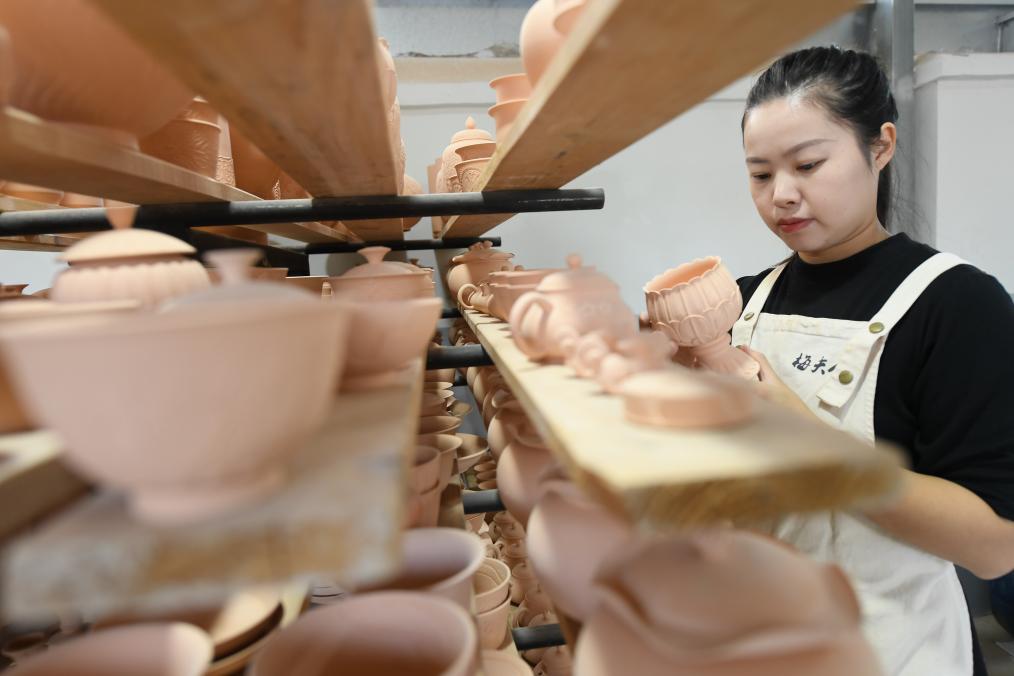 浙江龍泉：尋找北宋風(fēng)骨的&ldquo;95后&rdquo;夫妻檔