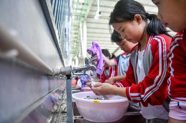 湖北黃梅：勞動(dòng)教育助力學(xué)生健康成長(cháng)