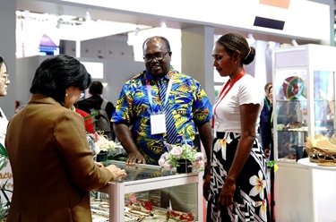 新華全媒+丨&ldquo;一帶一路&rdquo;共建國家展商進(jìn)博會(huì )共享機遇