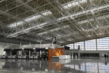 中企承建安哥拉首都新機場(chǎng)舉辦開(kāi)航慶典