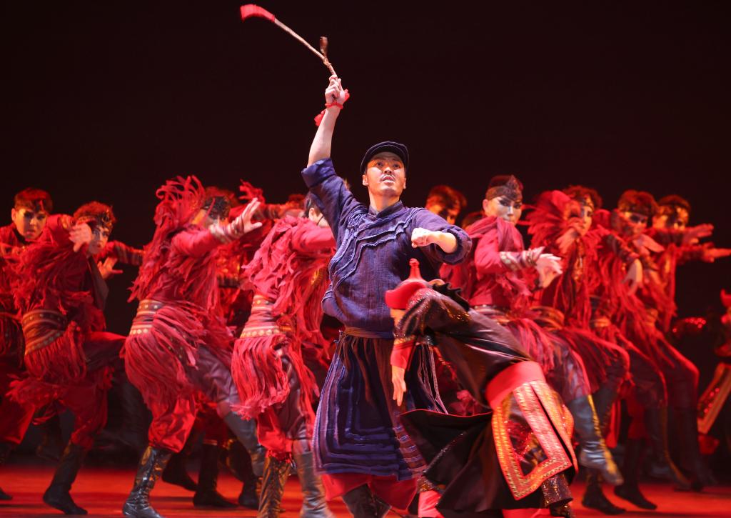 新疆第三屆專(zhuān)業(yè)舞蹈大賽決賽啟幕