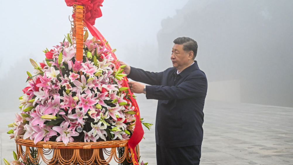 鏡觀(guān)·領(lǐng)航丨深情致敬英雄 擎舉民族精神