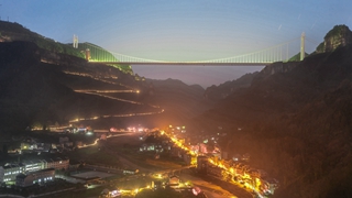 矮寨大橋通車(chē)10周年：天塹變通途，&ldquo;家庭&rdquo;連上了&ldquo;幸福&rdquo;