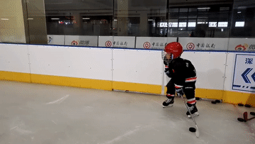 來(lái)自南方的冰球小將，在冰面上尋找快樂(lè )與夢(mèng)想