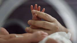 近20省份將&ldquo;三孩&rdquo;寫(xiě)入政府工作報告 激發(fā)生育意愿如何發(fā)力？