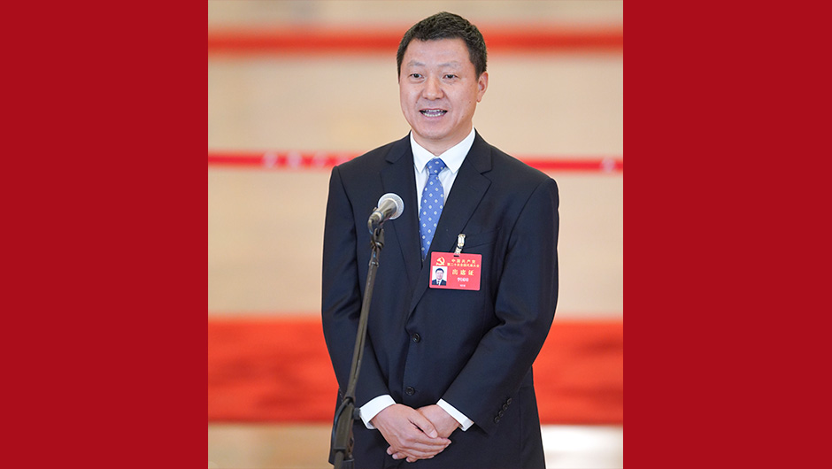 李國璋代表接受采訪(fǎng)