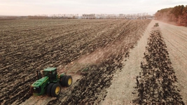 &ldquo;黑土糧倉&rdquo;秋整地 筑牢來(lái)年豐收之基