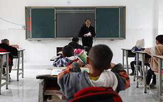 一師一校堅守&ldquo;麻風(fēng)村&rdquo;34年