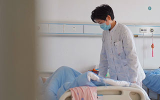 做人民的代表，為人民辦實(shí)事