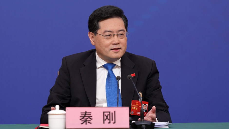 外交部長(cháng)秦剛回答中外記者提問(wèn)