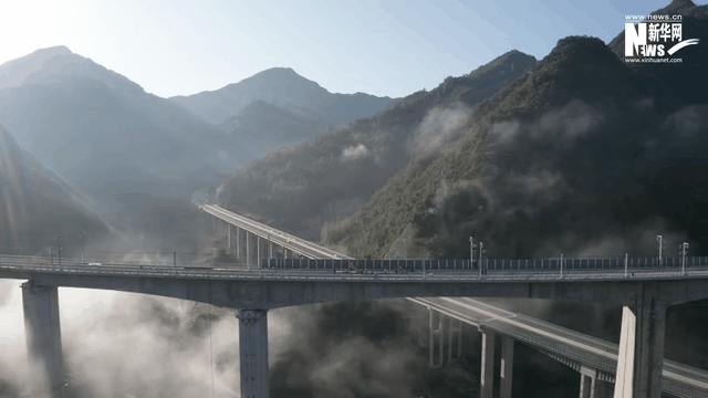 空中之眼看兩河口雙線(xiàn)特大橋飛架貫通途