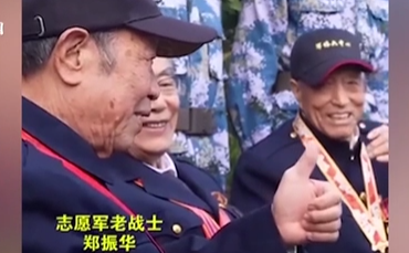 淚目！吃?xún)鐾炼沟闹驹杠娎媳鴩L到了自熱食品