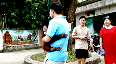 猩猩&ldquo;黑妞&rdquo;上學(xué)記