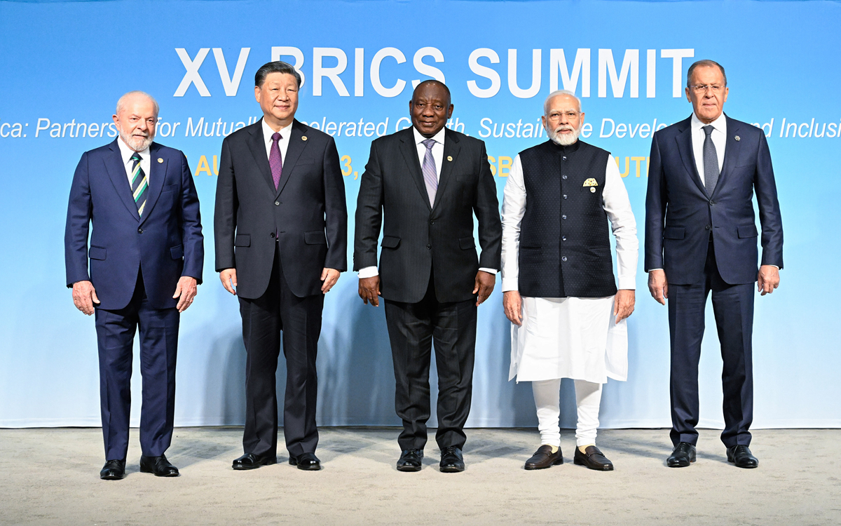 習近平出席金磚國家領(lǐng)導人第十五次會(huì )晤并發(fā)表重要講話(huà)